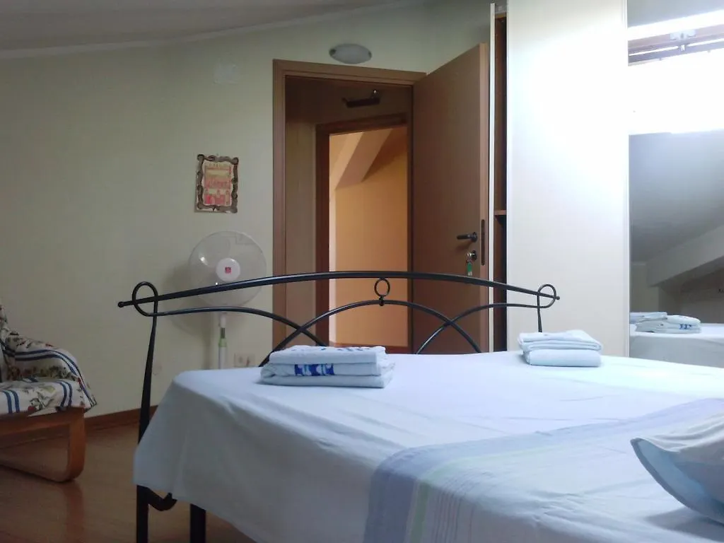 Bed and Breakfast Mansarda Raggio Di Sole Werona Nocleg ze śniadaniem